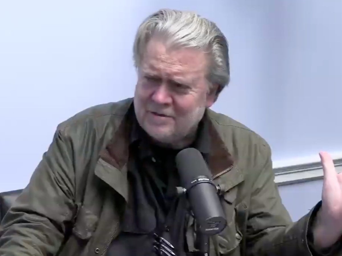 Maui guest interrupts Steve Bannon broadcast to rail against politicisation of wildfire coverage