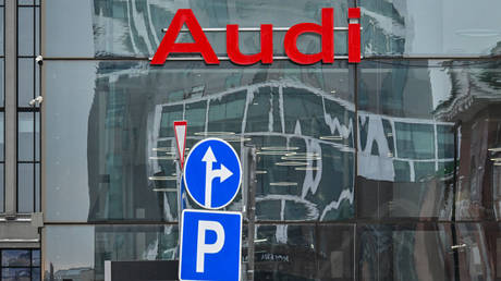 More German auto giants abandoning Russian customers – media